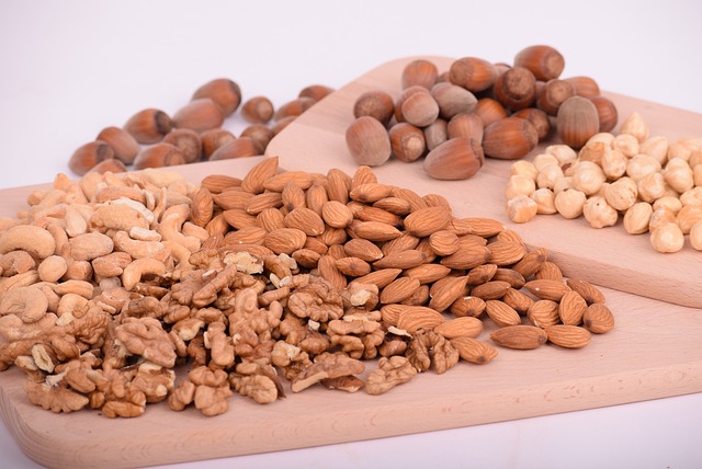 healthy snacking, nutritious snacks, quick snack ideas, healthy snacks for busy days, snack ideas for energy, protein snacks, fiber-rich snacks, healthy snack options
